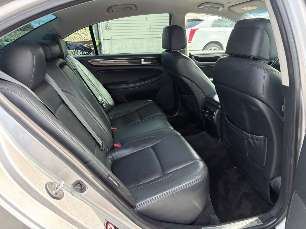 Used 2012 Hyundai Genesis 3.8 RWD image 14