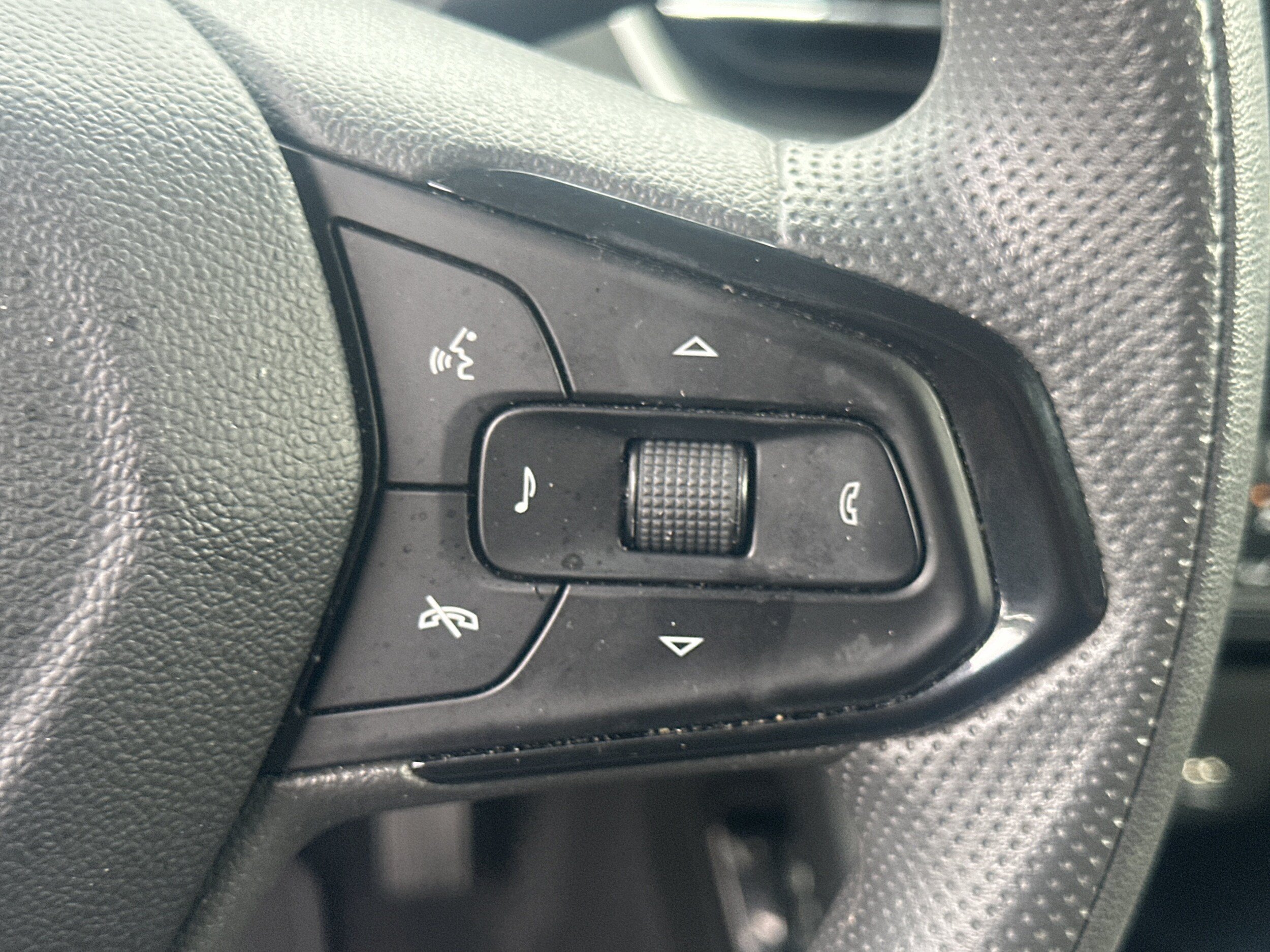 Used 2025 Chevrolet TrailBlazer LT FWD image 57