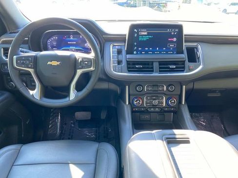 Used 2024 Chevrolet Suburban LT w/ Luxury Package AWD/4WD image 8