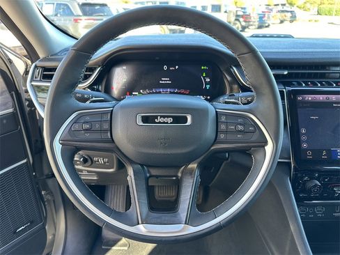 Used 2024 Jeep Grand Cherokee Limited 4xe image 11