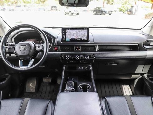 Used 2025 Honda Pilot Touring image 15