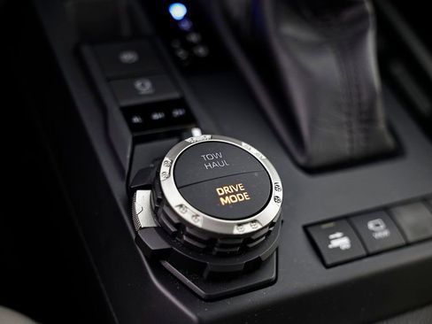 Used 2024 Toyota Tacoma Limited w/ Limited Package (LT) image 42