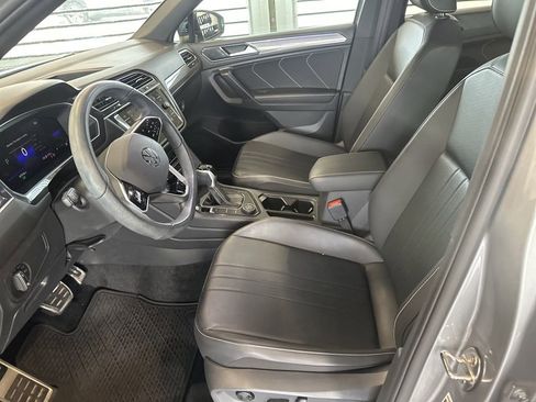 Certified 2024 Volkswagen Tiguan SE R-Line image 9