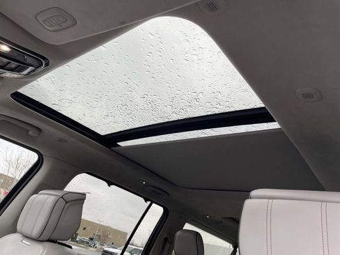 Used 2023 Jeep Grand Wagoneer L Series II image 12