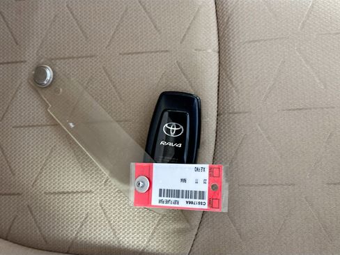 Used 2023 Toyota RAV4 XLE w/ Convenience Package image 33