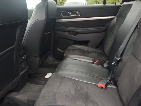 Used 2019 Ford Explorer XLT w/ Equipment Group 202A image 14