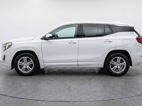 Used 2024 GMC Terrain SLE FWD image 5