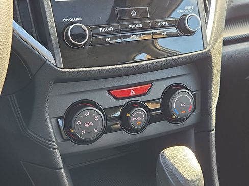 Used 2018 Subaru Impreza 2.0i Premium image 24