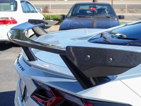 Used 2022 Chevrolet Corvette Stingray Coupe w/ Z51 Performance Package image 10