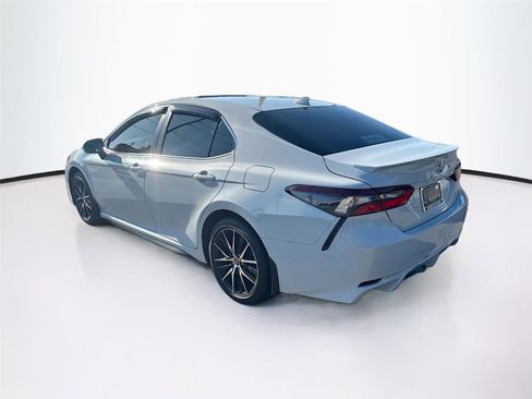 Used 2023 Toyota Camry SE FWD image 3