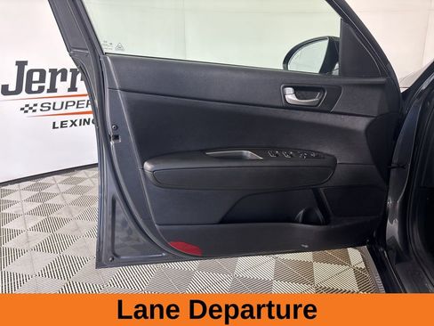 Used 2020 Kia Optima S image 9