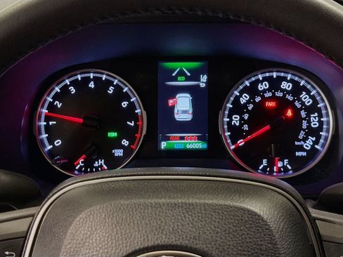 Used 2022 Toyota RAV4 XLE w/ Convenience Package AWD/4WD image 14