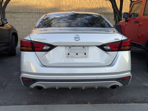Used 2019 Nissan Altima 2.5 SL FWD image 3