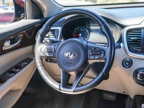 Used 2017 Kia Sorento FWD w/ LX Convenience Package image 8