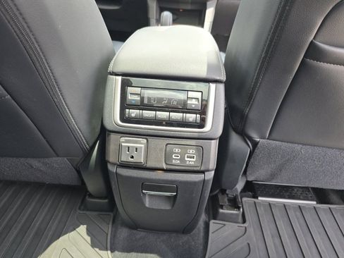 Used 2023 Subaru Ascent Touring image 29