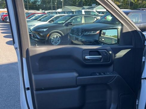 Certified 2022 Chevrolet Silverado 1500 Custom image 11