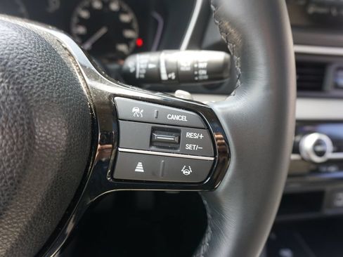 Used 2023 Honda Pilot Touring image 9
