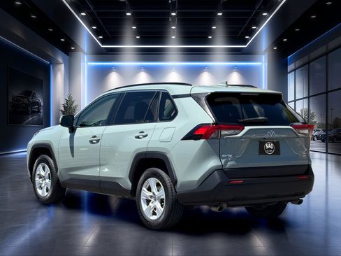 Used 2021 Toyota RAV4 XLE w/ XLE Grade Weather Package AWD/4WD image 6
