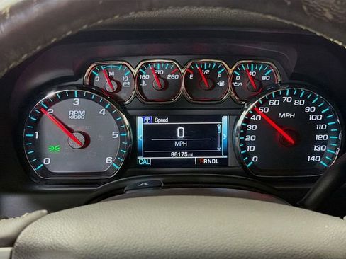 Used 2018 GMC Yukon SLT w/ Open Road Package RWD image 11