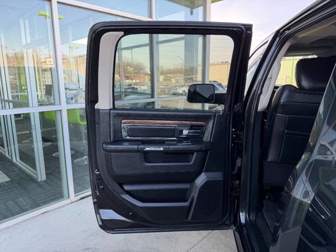 Used 2018 RAM 1500 Laramie image 45