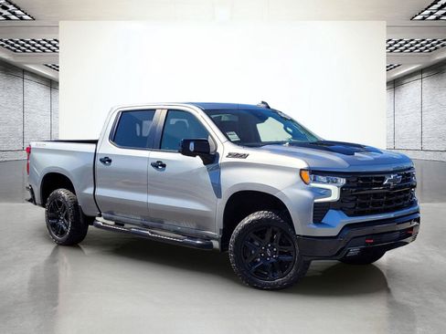 Used 2024 Chevrolet Silverado 1500 LT Trail Boss w/ LT Trail Boss Premium Package AWD/4WD image 4