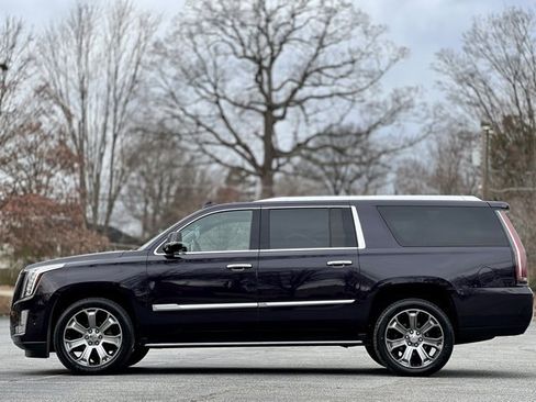 Used 2018 Cadillac Escalade ESV Luxury image 8