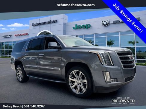 Used 2018 Cadillac Escalade ESV Luxury RWD image 1