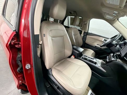 Used 2021 Ford Explorer Limited w/ Equipment Group 301A RWD image 27