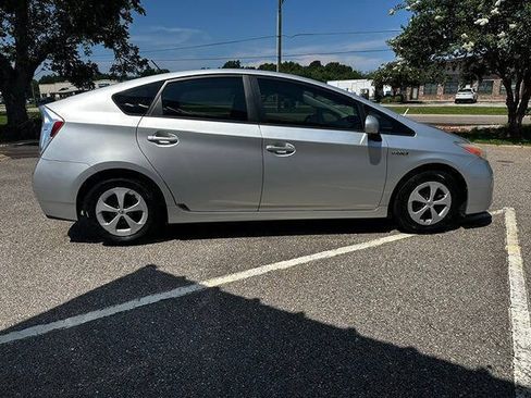Used 2013 Toyota Prius Three w/ Solar Roof Pkg FWD image 5