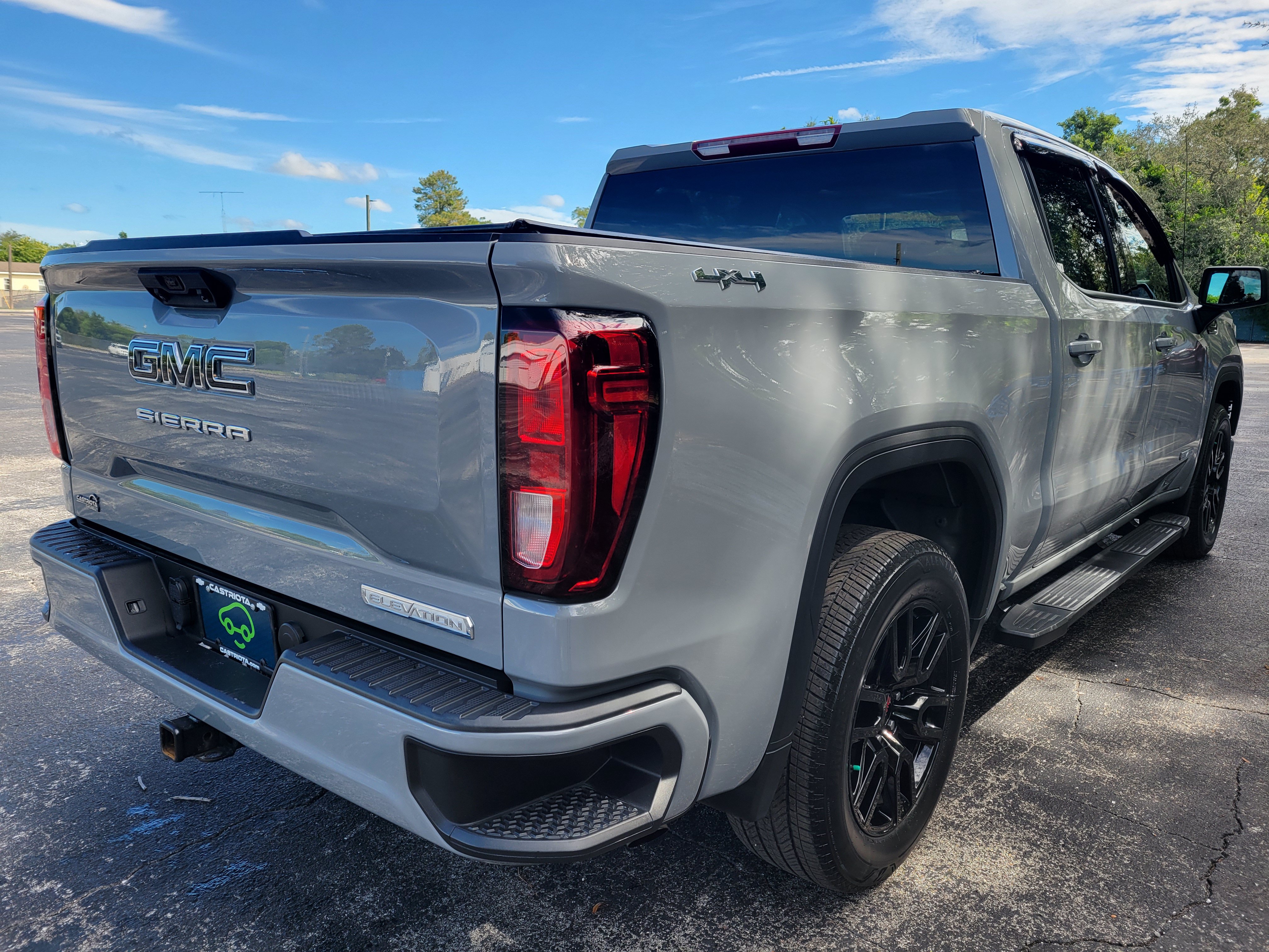 Certified 2024 GMC Sierra 1500 Elevation w/ LPO, Elevation Black Package AWD/4WD image 5