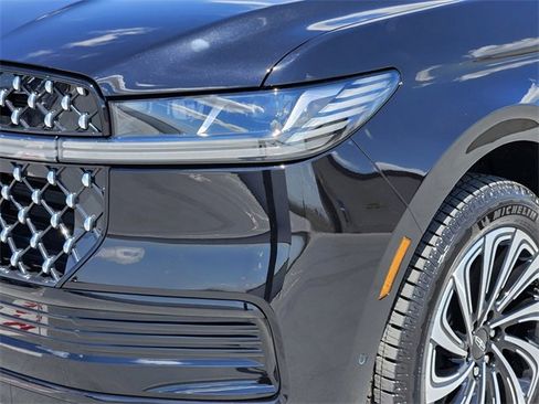 New 2025 Lincoln Navigator Black Label image 8