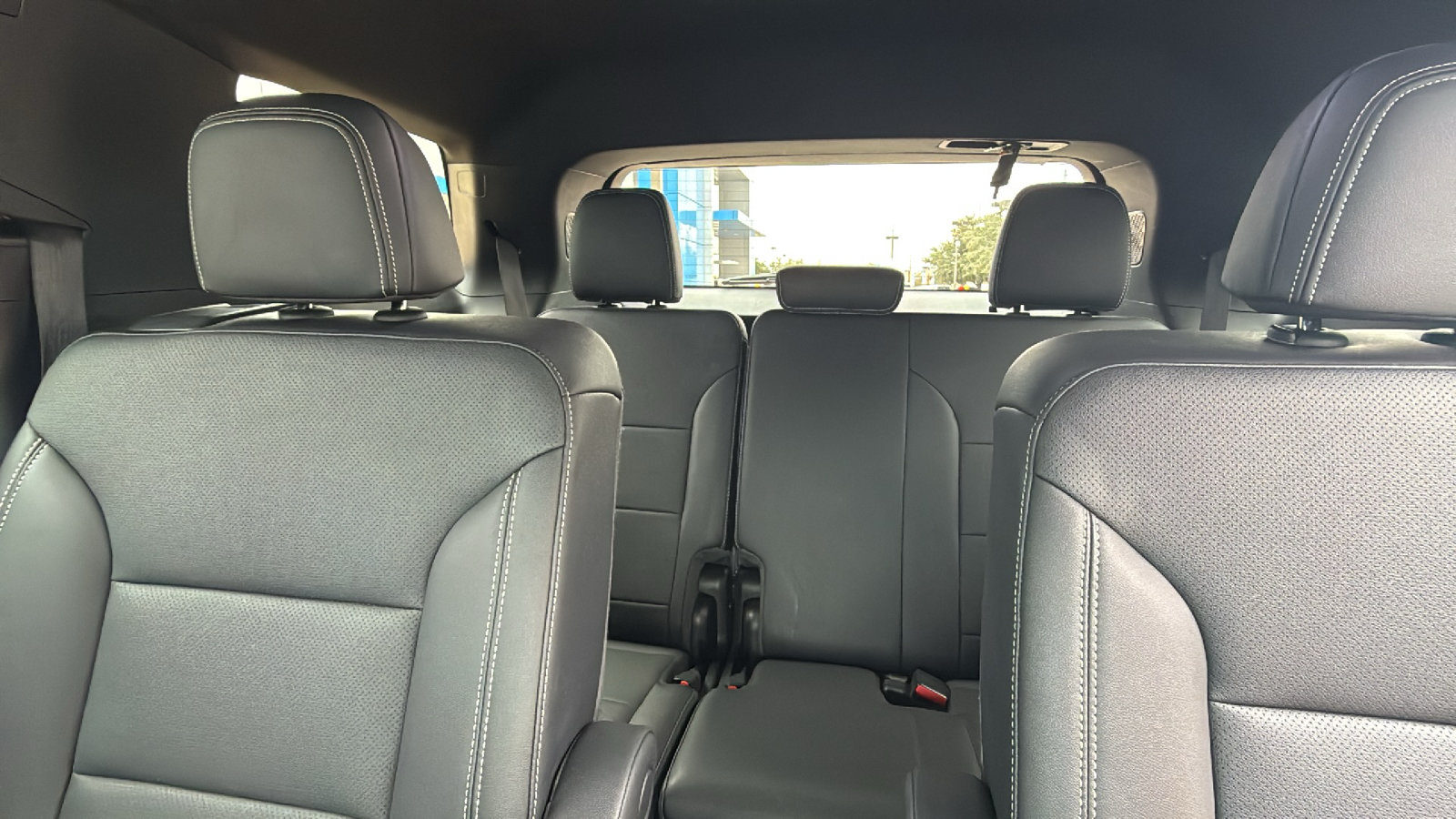 Used 2026 Chevrolet Traverse LT FWD image 25