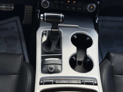 Used 2019 Kia Stinger GT1 image 19