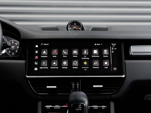 Certified 2023 Porsche Cayenne S Platinum AWD/4WD image 22