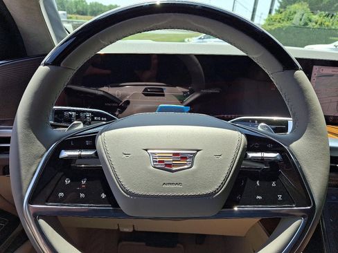 New 2026 Cadillac Escalade ESV Platinum Sport AWD/4WD image 16