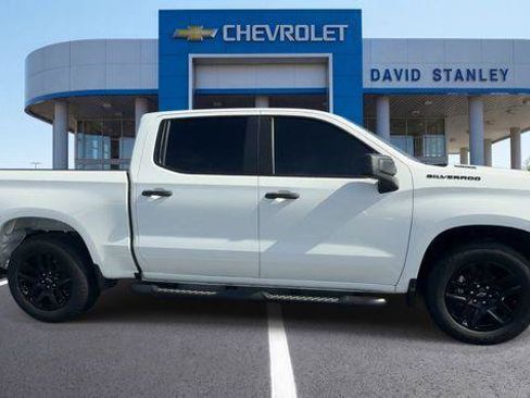 Used 2025 Chevrolet Silverado 1500 Custom w/ Turbomax Blackout Package RWD image 9