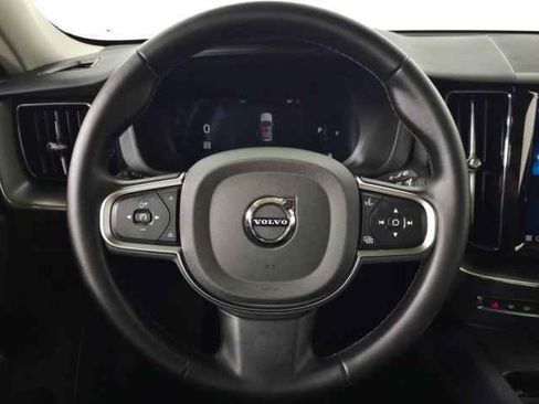 Used 2025 Volvo XC60 B5 Core AWD/4WD image 21