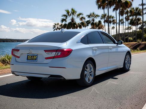 Used 2018 Honda Accord LX image 5