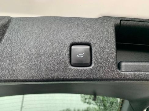 Used 2022 Ford Escape SEL w/ SEL Stealth AWD Package image 6
