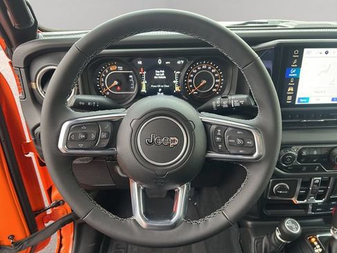 New 2025 Jeep Wrangler Unlimited Sahara w/ Safety Group AWD/4WD image 10