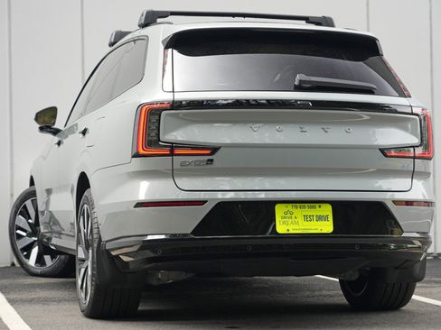 Used 2025 Volvo EX90 Ultra AWD/4WD image 6