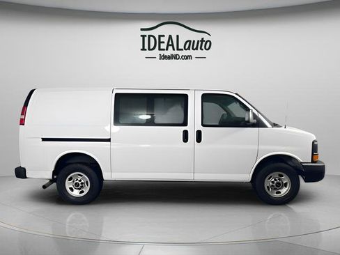 Used 2015 GMC Savana 2500 image 4