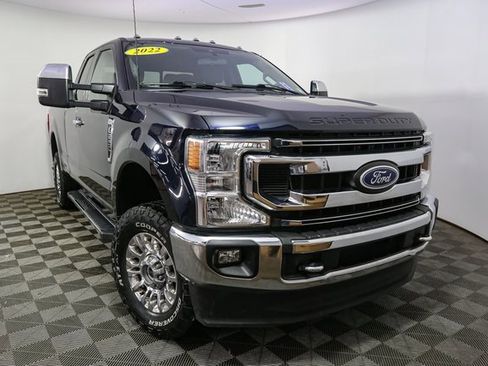 Used 2022 Ford F250 XLT w/ XLT Premium Package image 3