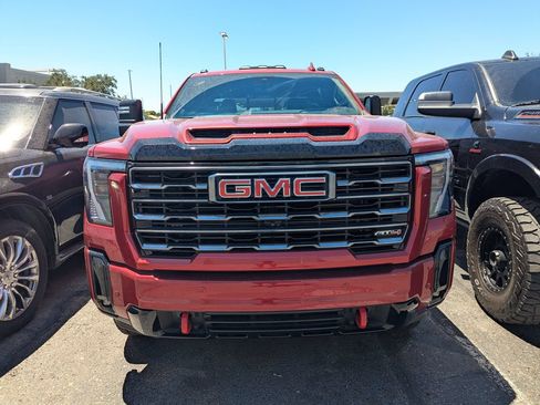Used 2025 GMC Sierra 2500 AT4 w/ AT4 Premium Plus Package AWD/4WD image 3