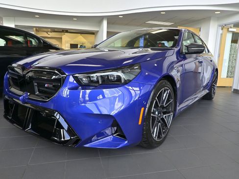 New 2026 BMW M5 w/ Carbon Package image 6