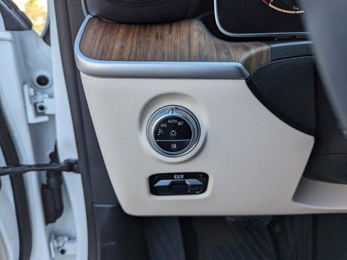 Used 2024 Mercedes-Benz C 300 4MATIC Sedan image 15