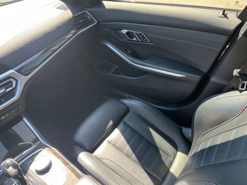 Used 2020 BMW 330i Sedan w/ M Sport Package image 12