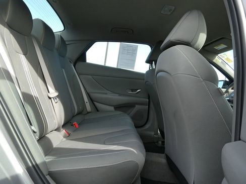 Used 2025 Hyundai Elantra Sport image 15