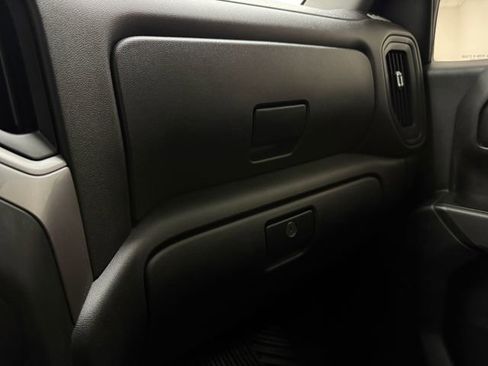 Used 2019 Chevrolet Silverado 1500 Custom w/ Custom Convenience Package AWD/4WD image 21