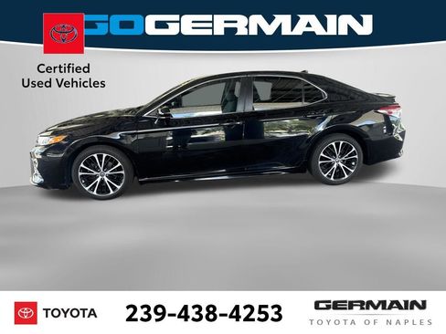Used 2019 Toyota Camry SE FWD image 2